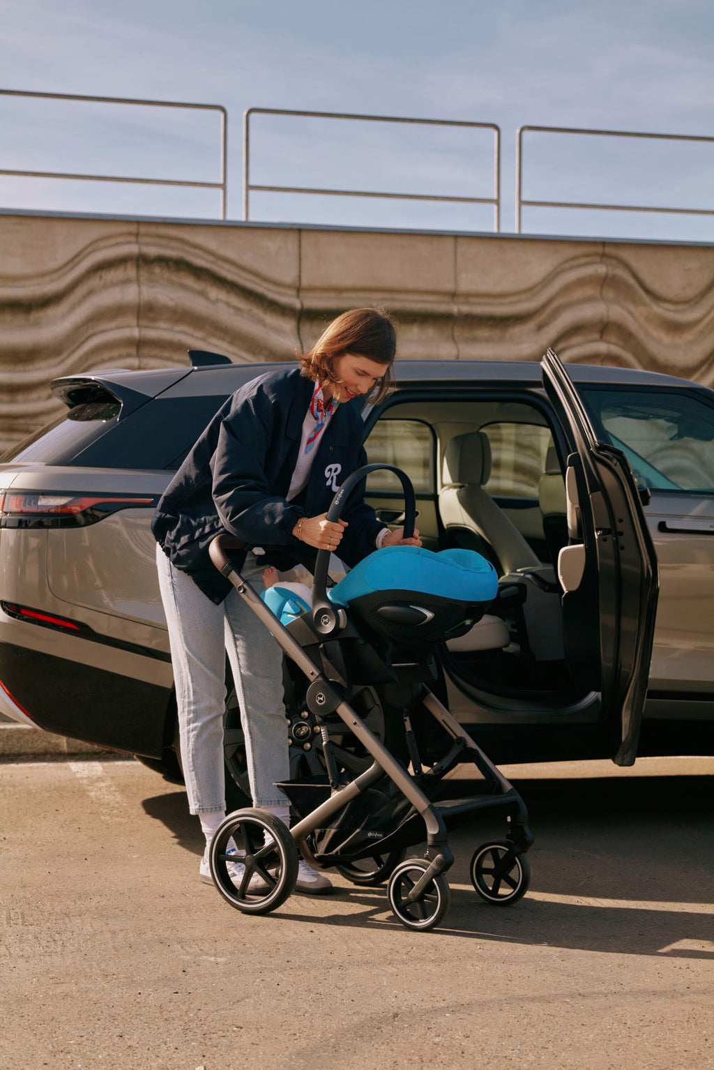 Cybex Cloud G i-Size Plus Car Seat - Moon Black